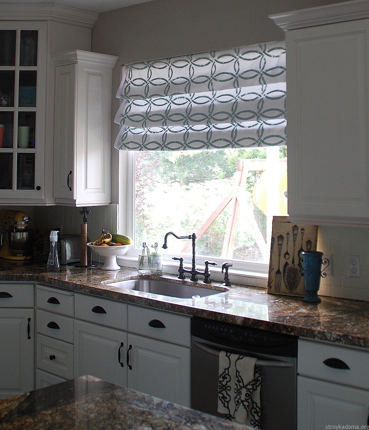 roman-blinds-curtains-kitchen-1